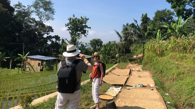 Trek Teras Sawah Kuil Selogriyo dan Tur Desa Nepal Van Java - Image 5