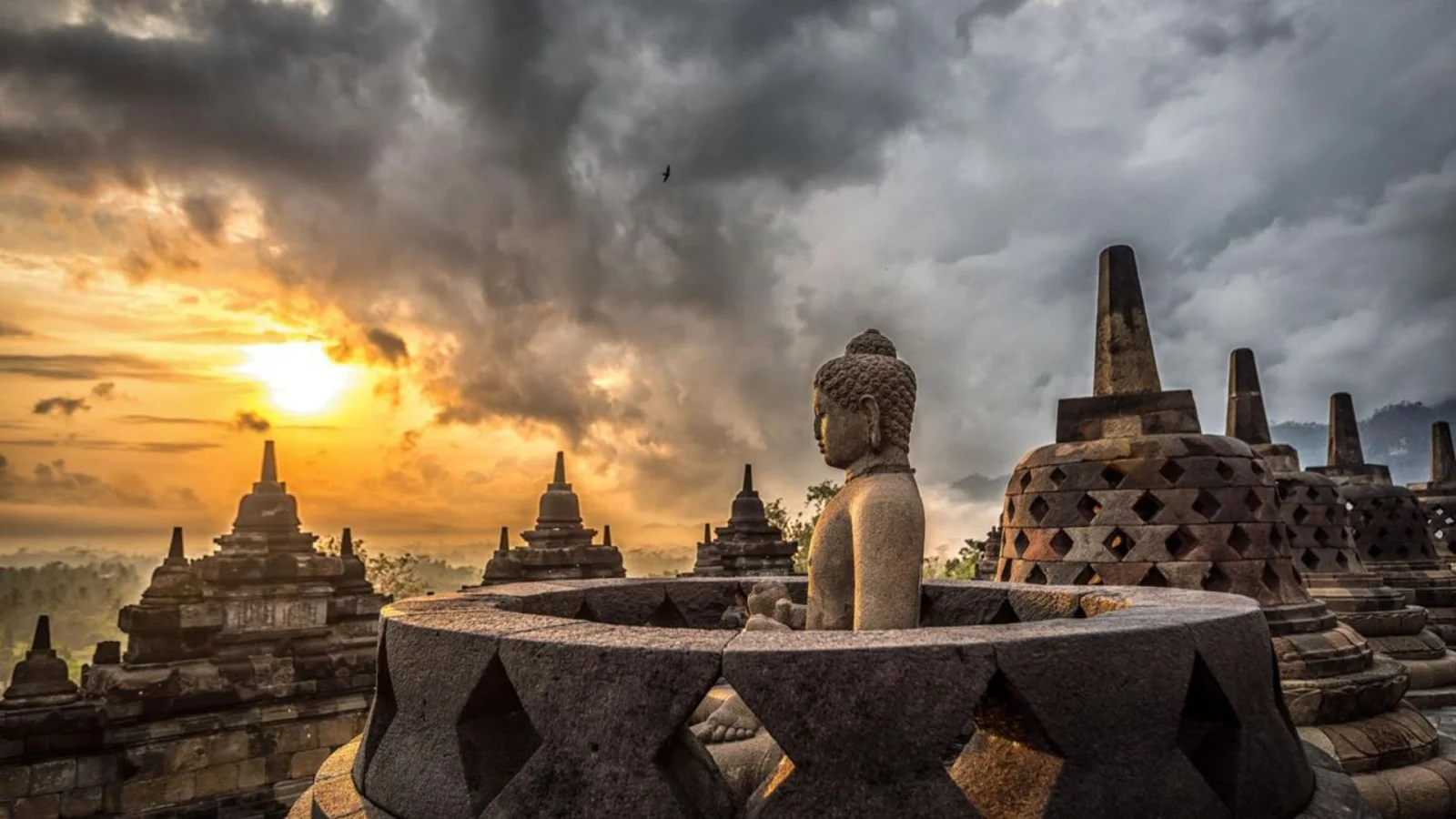 Borobudur Sunrise Tour on the Temple Structure - Image 5