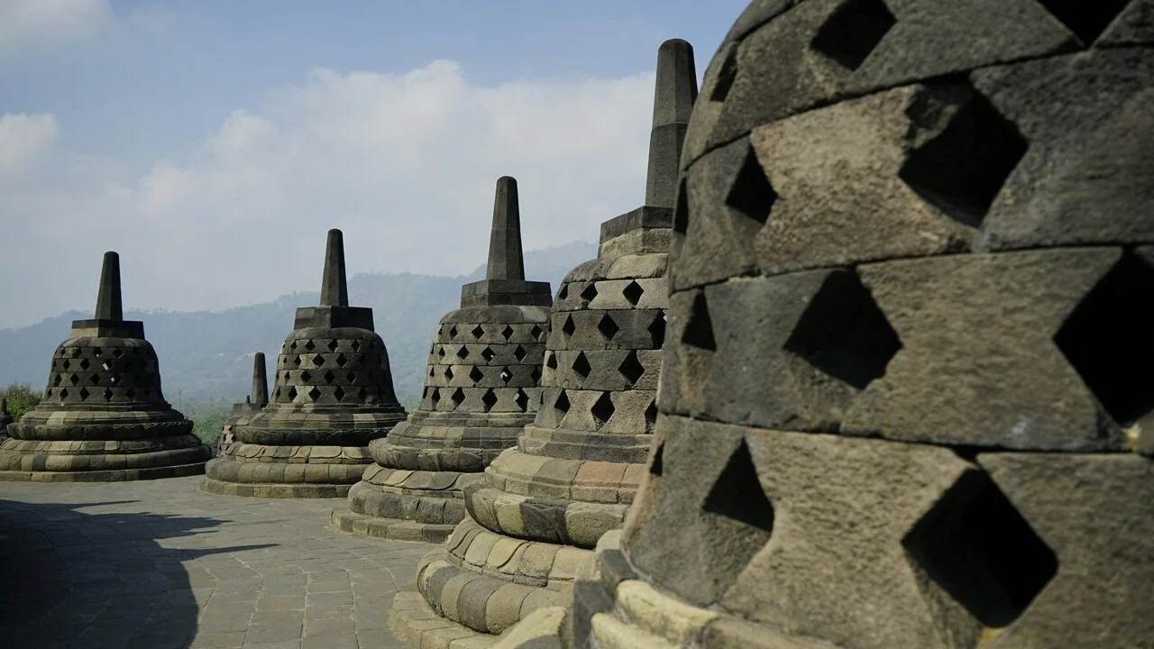 Borobudur Temple Climb-Up Experience Half-Day Tour - Image 7