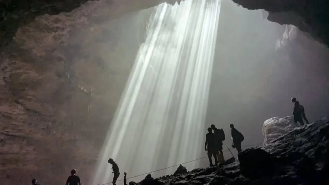 琼姆朗洞穴探险和普兰巴南寺一日游（含午餐）