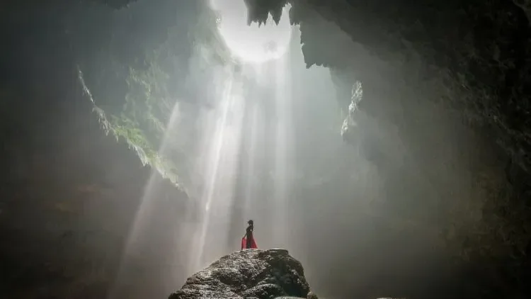 Wisata Gua Jomblang dan Pengalaman Naik Gondola Pantai Timang