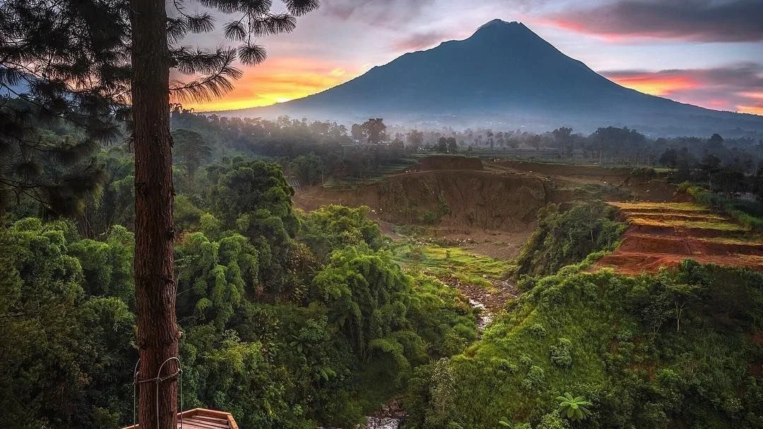 Kedung Kayang Waterfall Sunrise and Borobudur Temple Tour