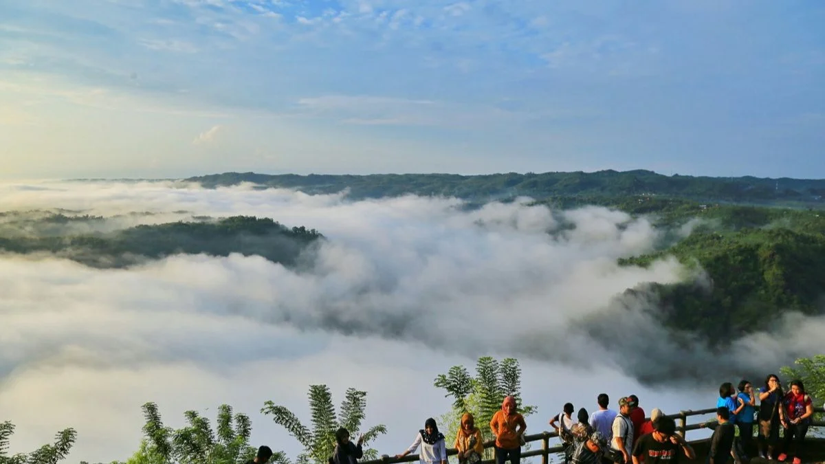 Yogyakarta Sunrise Tour dan Pengalaman Gondola Pantai Timang - Image 8