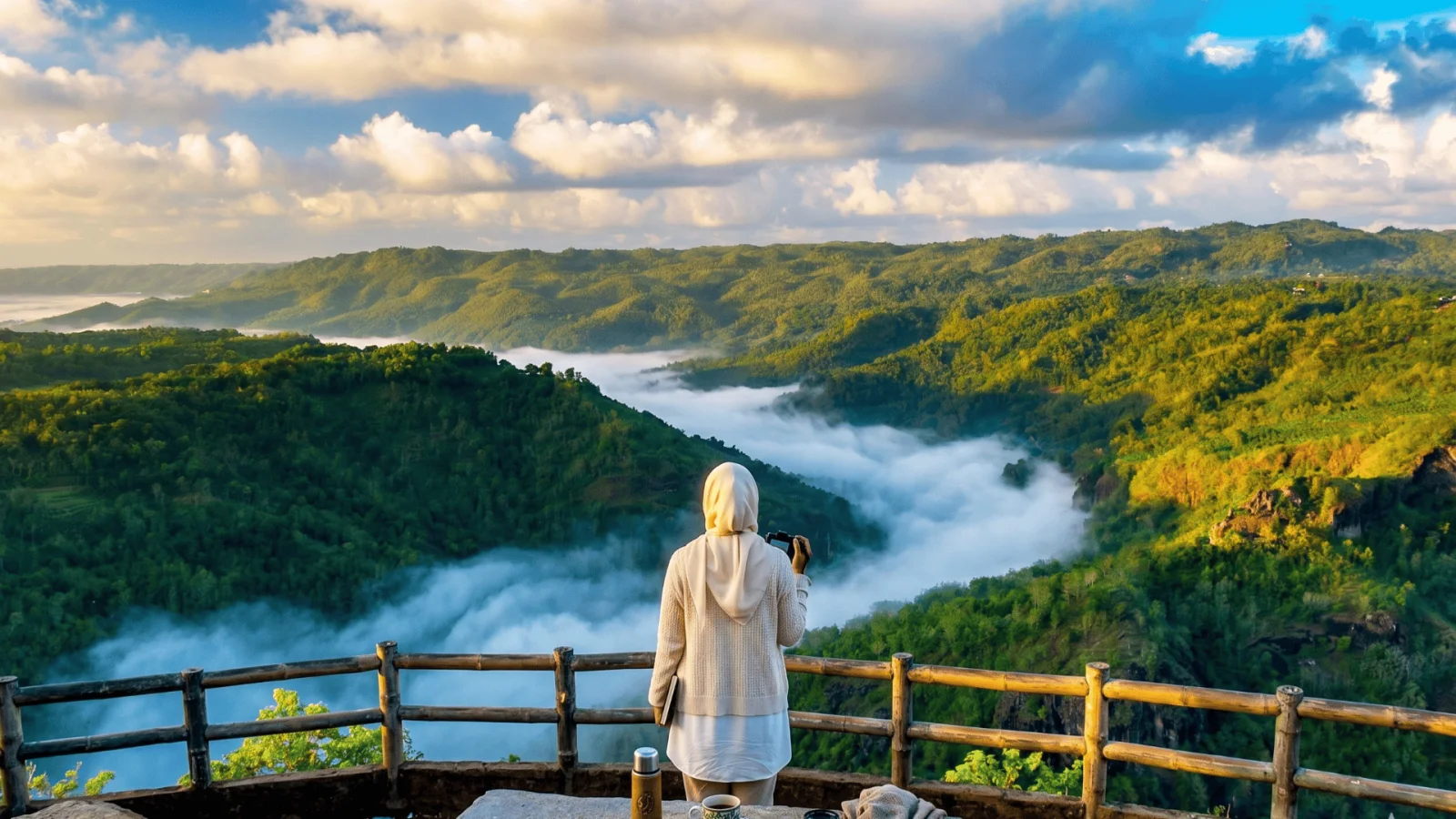 Yogyakarta Sunrise Tour dan Pengalaman Gondola Pantai Timang