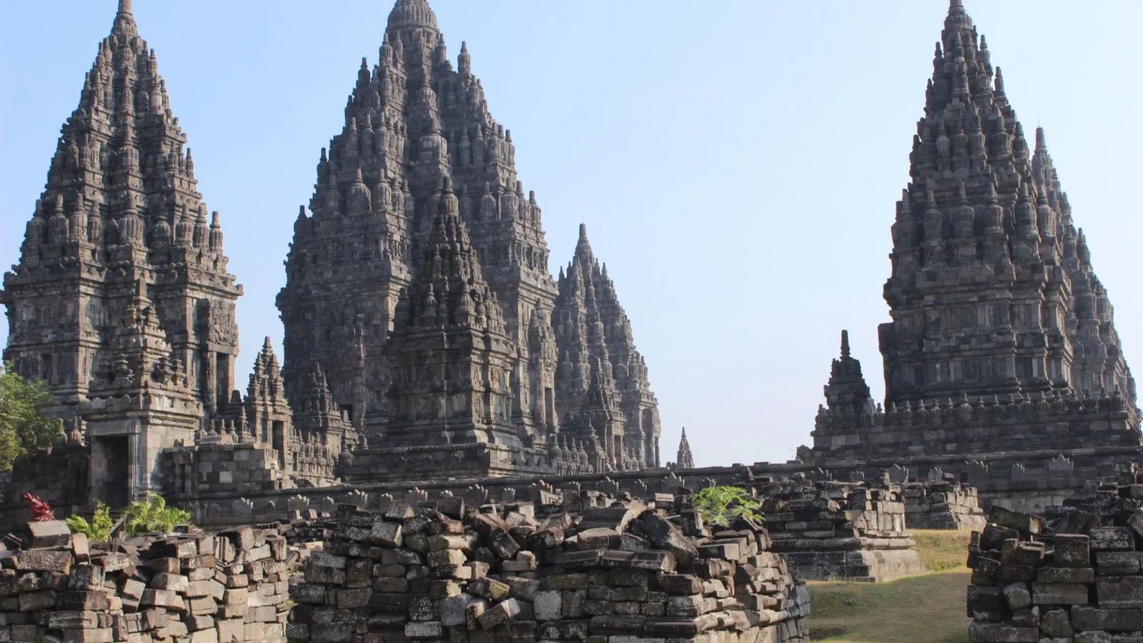Yogyakarta Borobudur and Prambanan Temple 2 Days Private Tour Package - Image 9