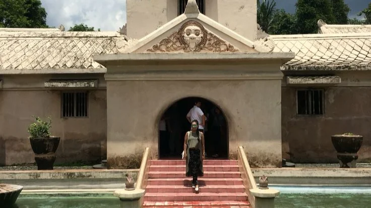 Borobudur Temple Setumbu Sunrise and Yogyakarta City Highlights Tour