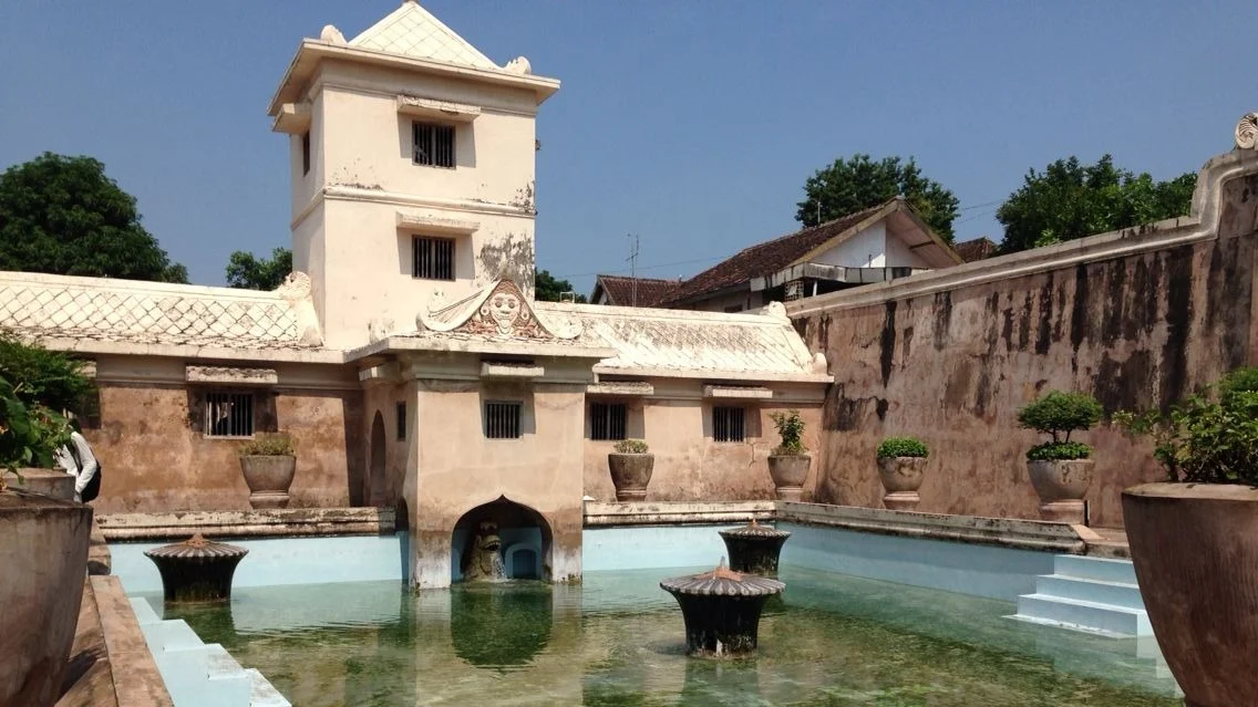 Popular Tourist Destination in Taman Sari Water Castle - VisitNusa Tour Gallery 2